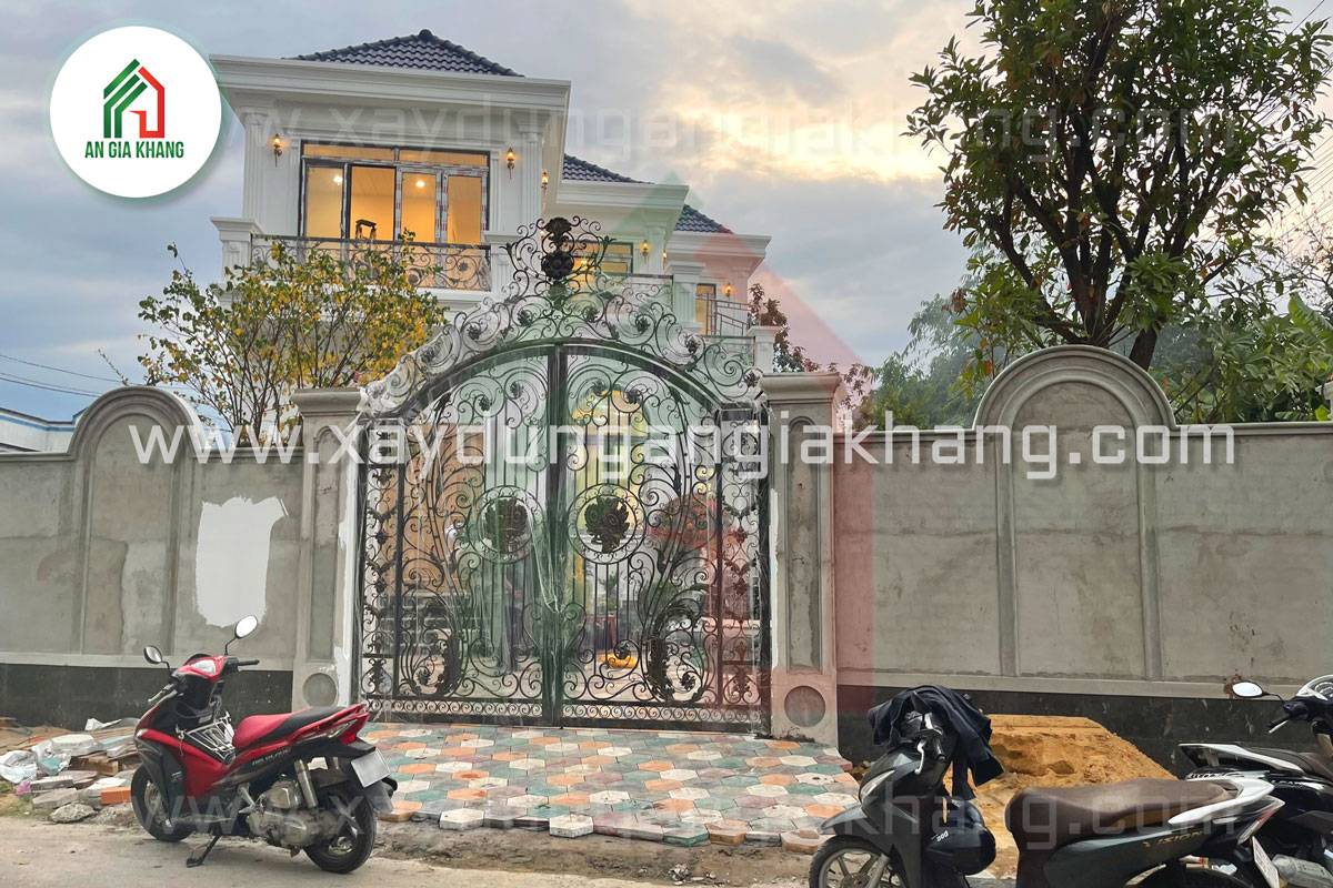 cổng vào biệt thự phố hai mặt tiền xây dựng An Gia Khang